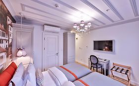 9 Doors Hotel (Adults Only)